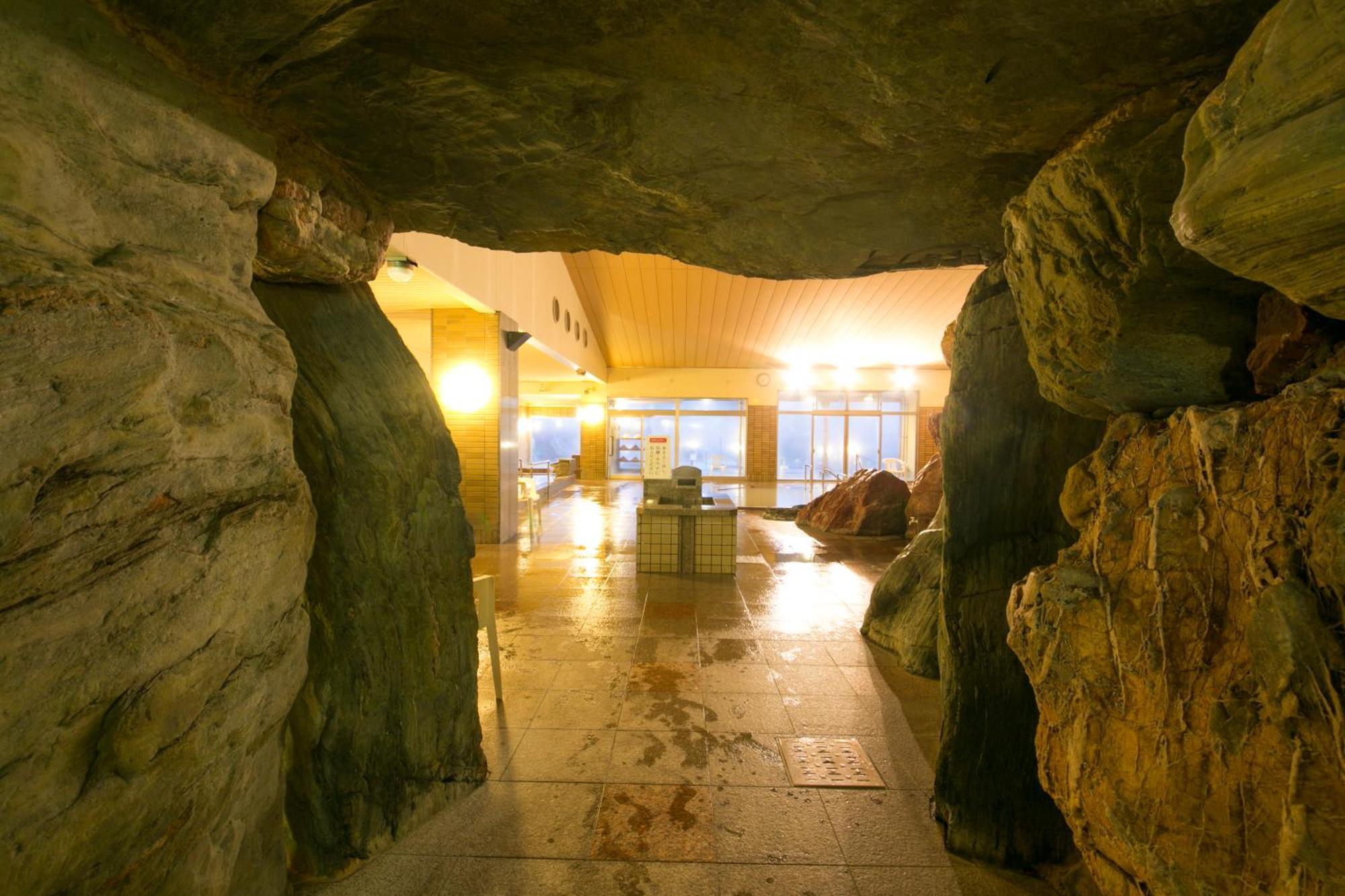 Kintarou Onsen Hotel Uozu Esterno foto