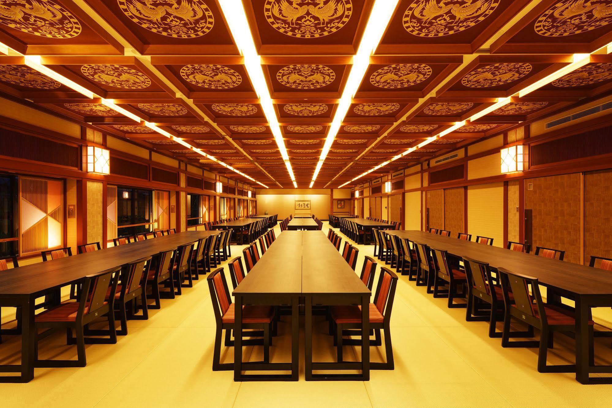 Kintarou Onsen Hotel Uozu Esterno foto