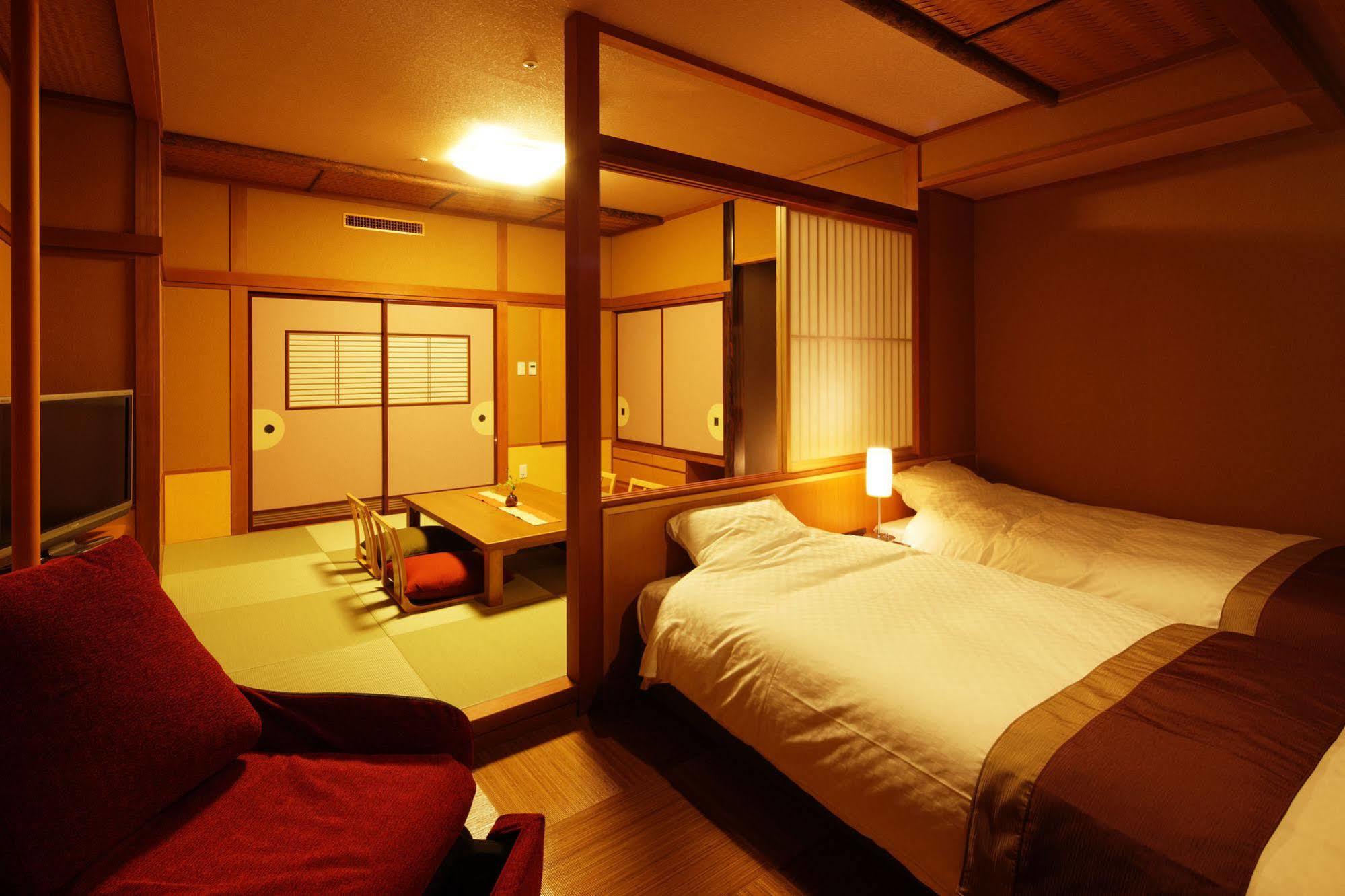 Kintarou Onsen Hotel Uozu Esterno foto